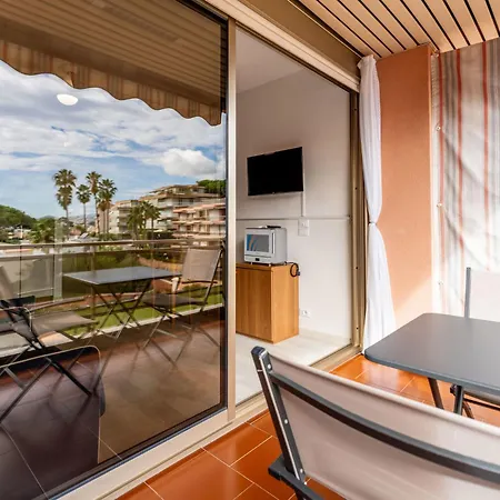 公寓 Acquadimare By Interhome 圣雷默